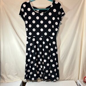 Gill Black & White Polka Dot Short Sleeve Dress